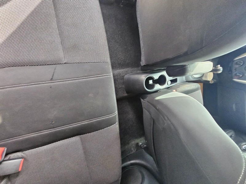 Nissan Versa Sedan Vehicle Image 18