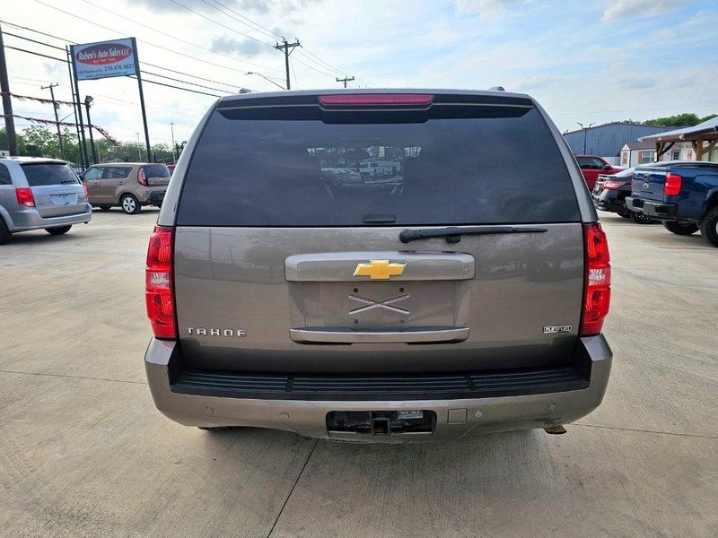 Chevrolet Tahoe Vehicle Image 04