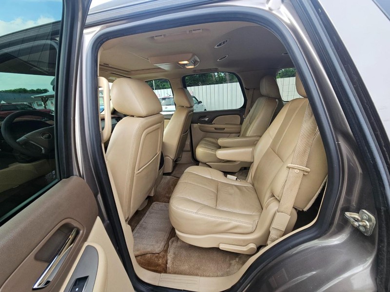 Chevrolet Tahoe Vehicle Image 13