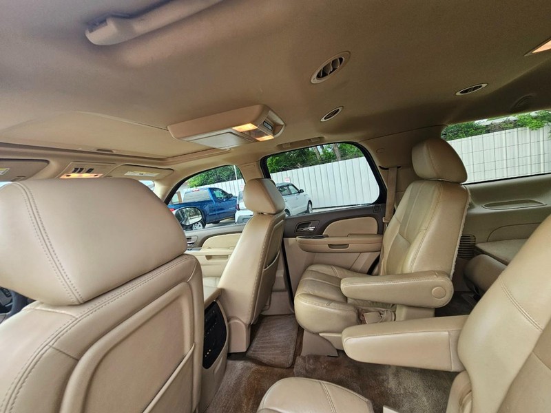 Chevrolet Tahoe Vehicle Image 14