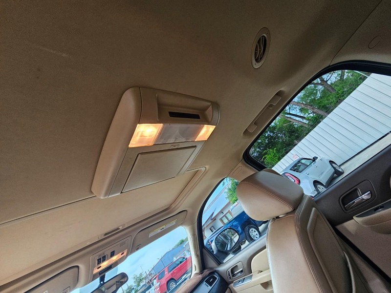 Chevrolet Tahoe Vehicle Image 15