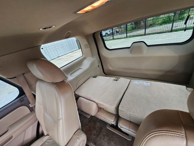 Chevrolet Tahoe Vehicle Image 16