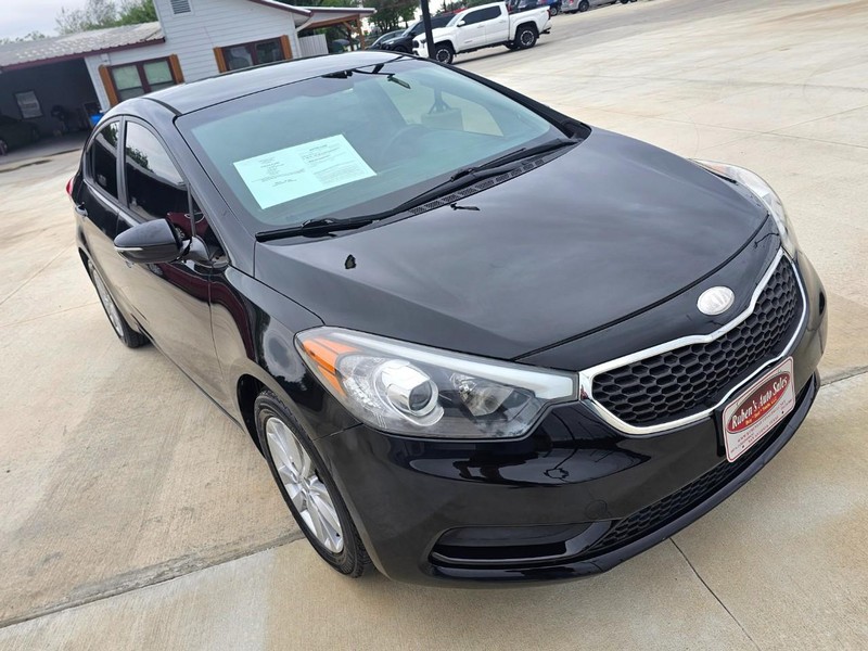 Kia Forte Vehicle Image 07