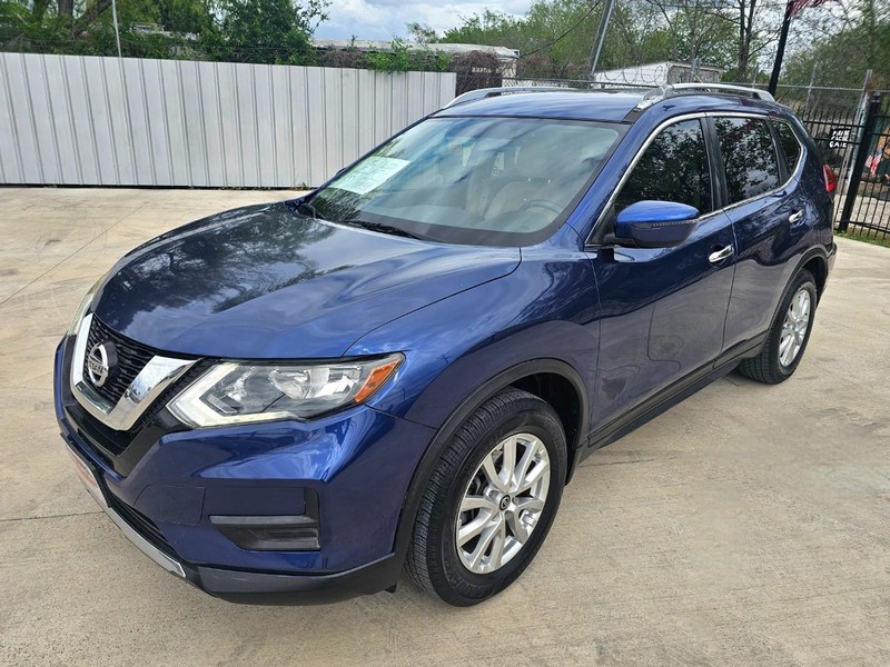 Nissan Rogue Vehicle Full-screen Gallery Image 01