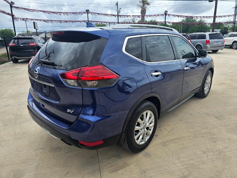 Nissan Rogue Vehicle Full-screen Gallery Image 06