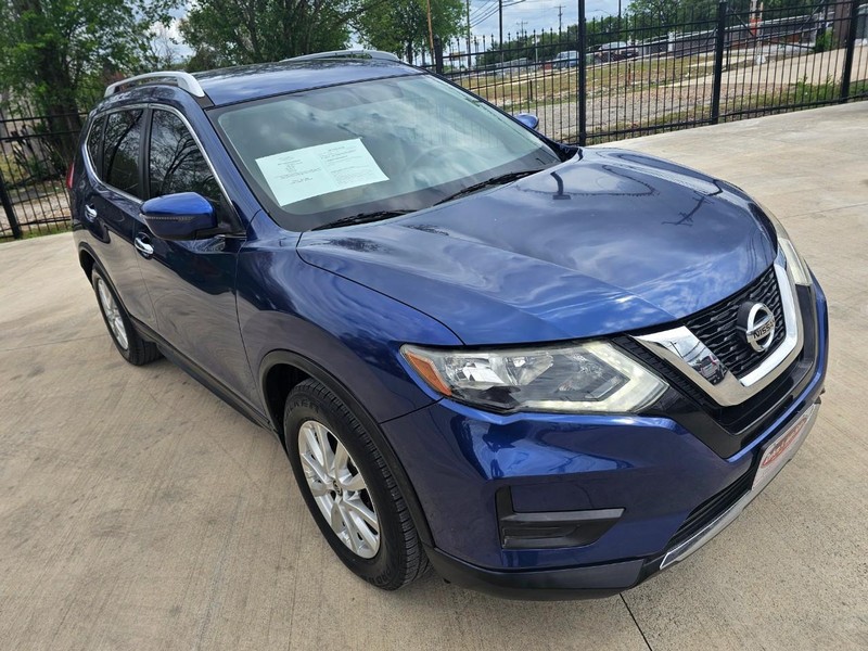 Nissan Rogue Vehicle Full-screen Gallery Image 08