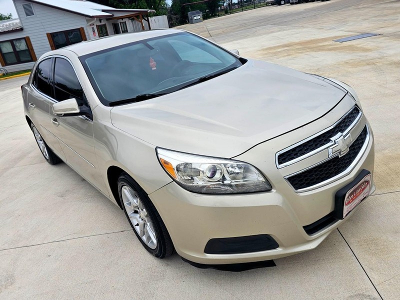 Chevrolet Malibu Vehicle Image 07