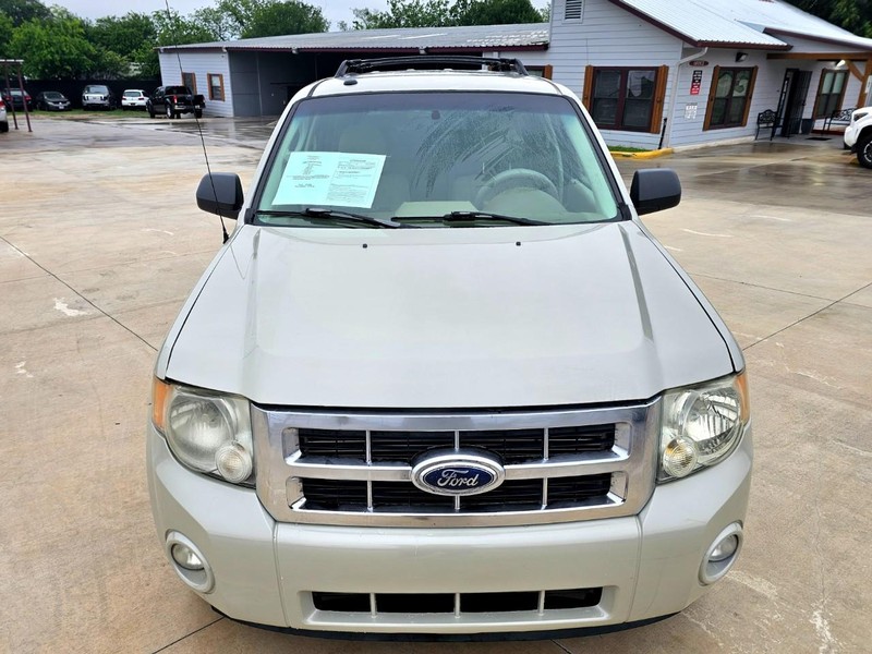Ford Escape Vehicle Full-screen Gallery Image 09