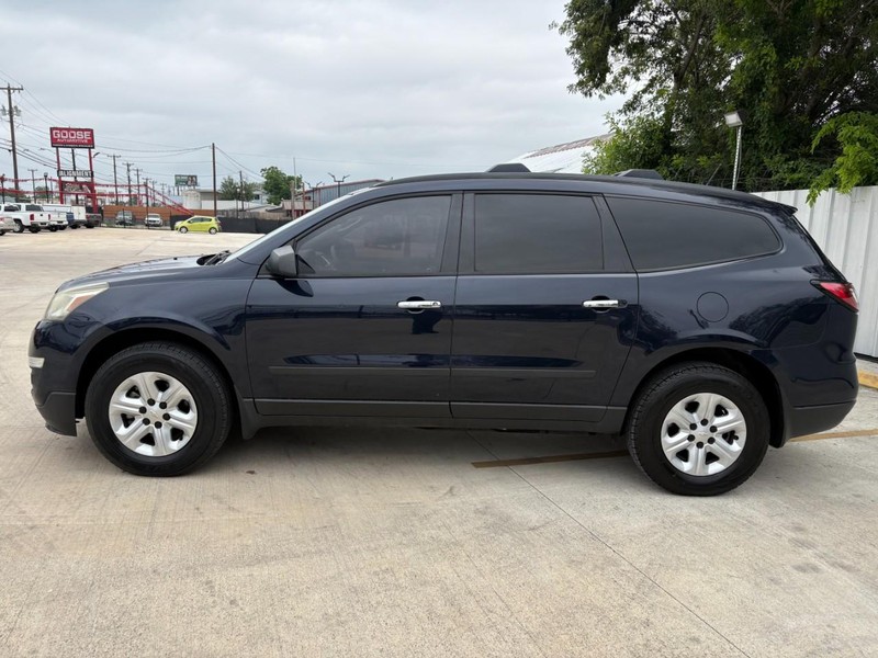 Chevrolet Traverse Vehicle Full-screen Gallery Image 02