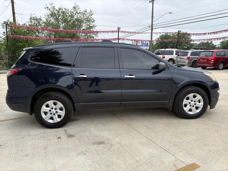 Chevrolet Traverse Vehicle Full-screen Gallery Image 06
