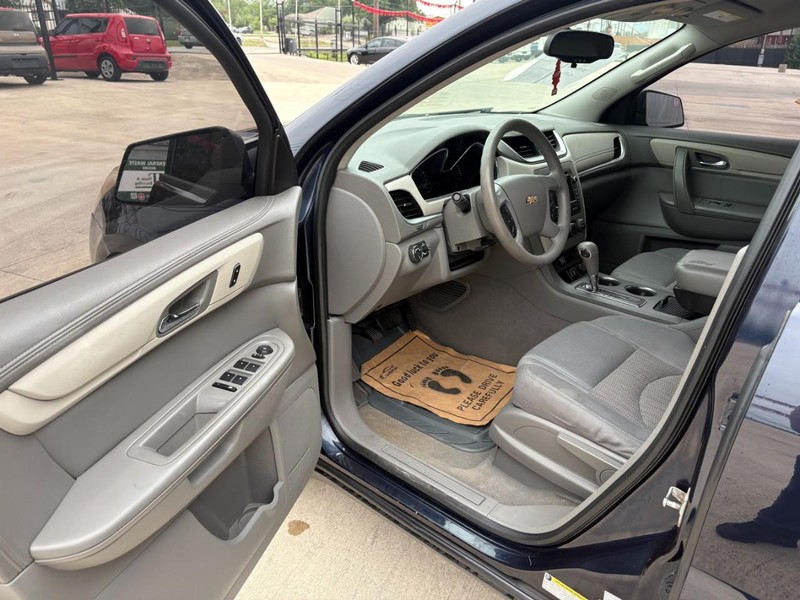 Chevrolet Traverse Vehicle Full-screen Gallery Image 09