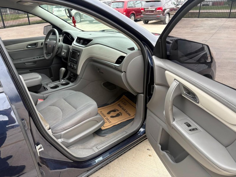 Chevrolet Traverse Vehicle Full-screen Gallery Image 11