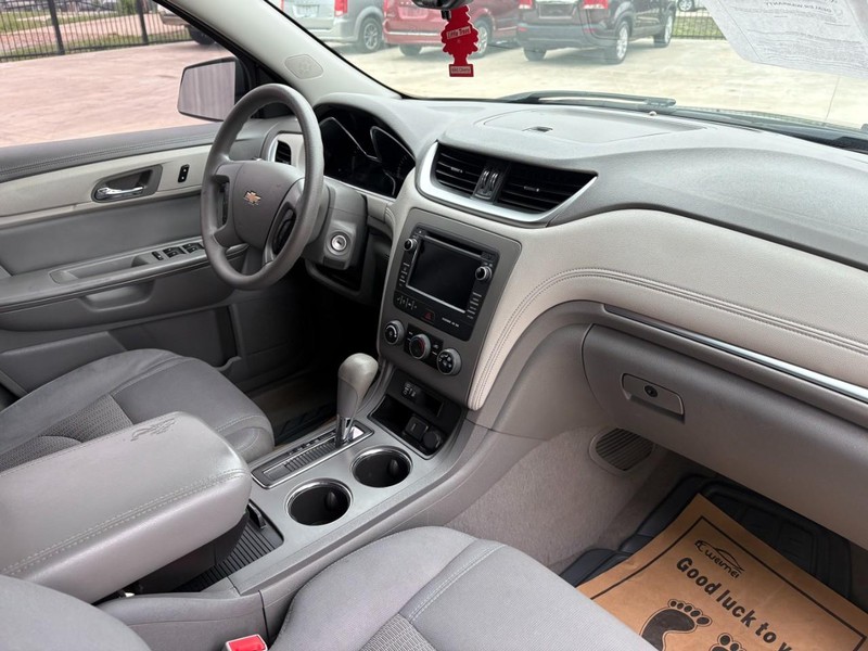 Chevrolet Traverse Vehicle Full-screen Gallery Image 12