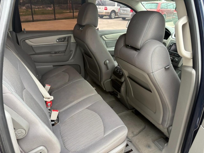 Chevrolet Traverse Vehicle Full-screen Gallery Image 15