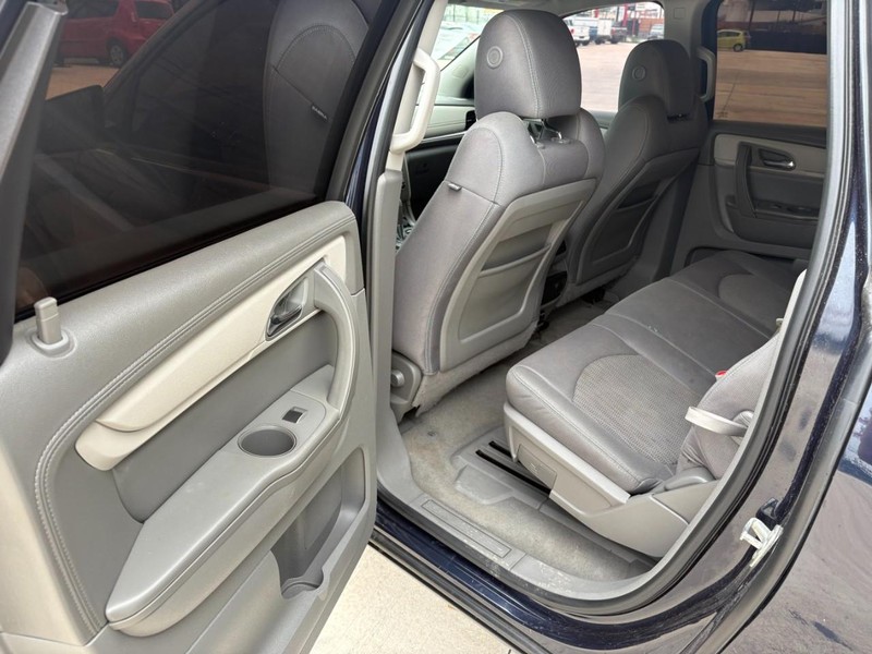Chevrolet Traverse Vehicle Full-screen Gallery Image 16
