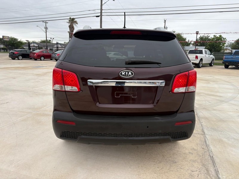 Kia Sorento Vehicle Image 04