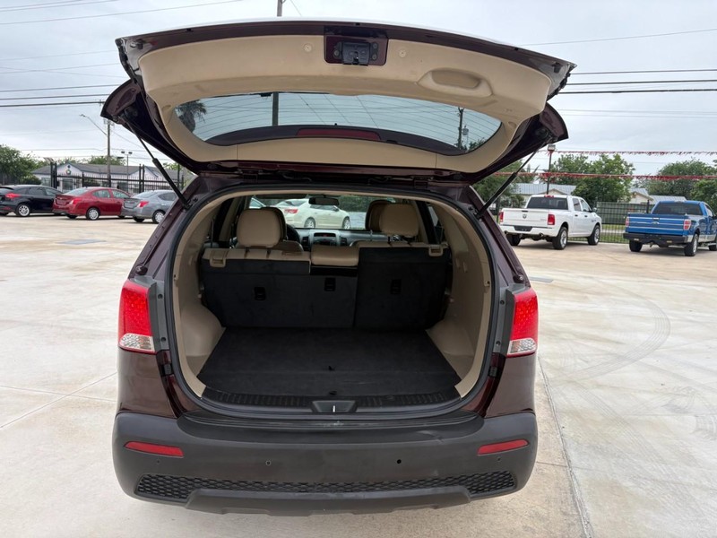 Kia Sorento Vehicle Image 05