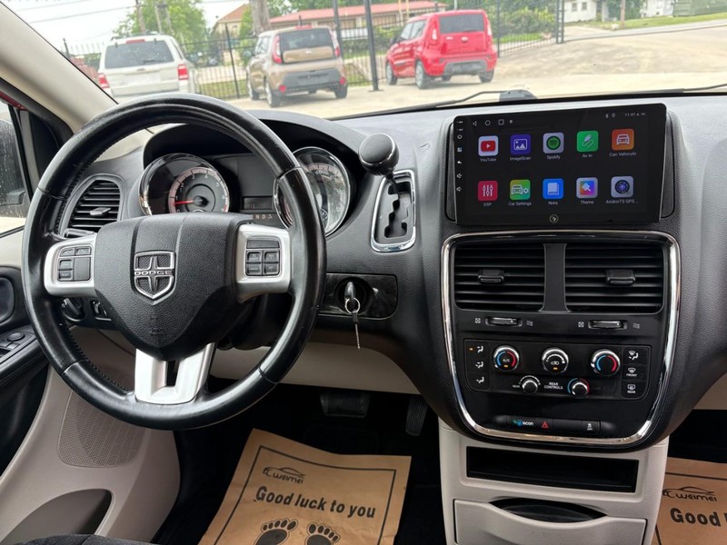 Dodge Grand Caravan Vehicle Image 11
