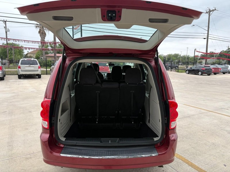 Dodge Grand Caravan Vehicle Image 16