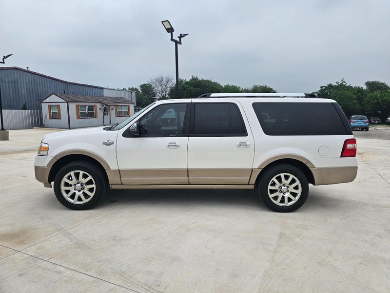 Ford Expedition EL Vehicle Image 02