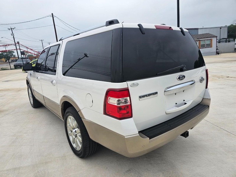 Ford Expedition EL Vehicle Image 03