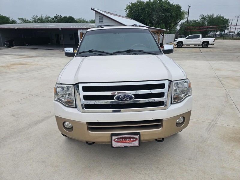 Ford Expedition EL Vehicle Image 09