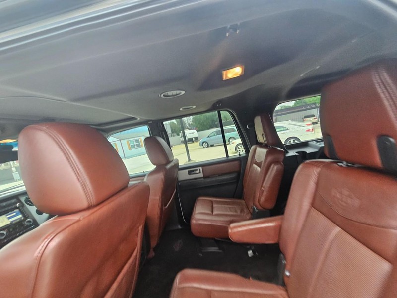 Ford Expedition EL Vehicle Image 14