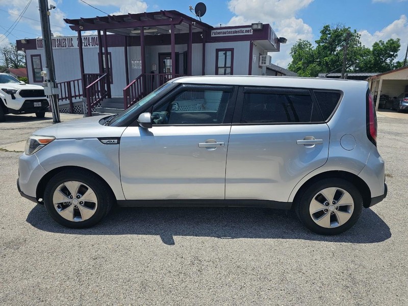 Kia Soul Vehicle Full-screen Gallery Image 02