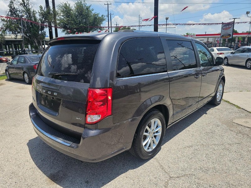 Dodge Grand Caravan Vehicle Full-screen Gallery Image 06