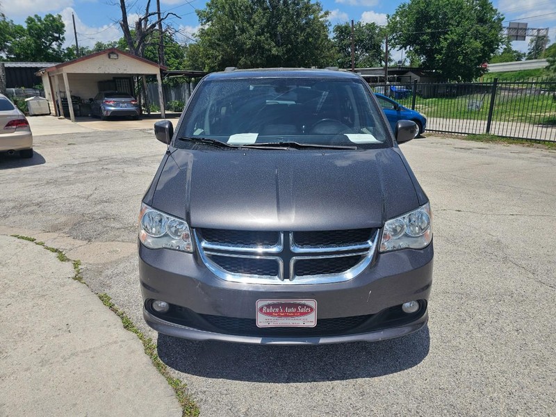 Dodge Grand Caravan Vehicle Full-screen Gallery Image 09