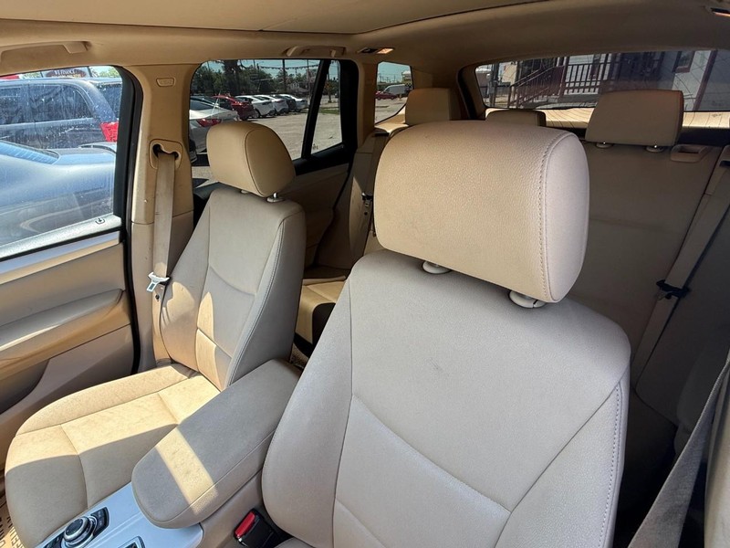 BMW X3 Vehicle Image 16