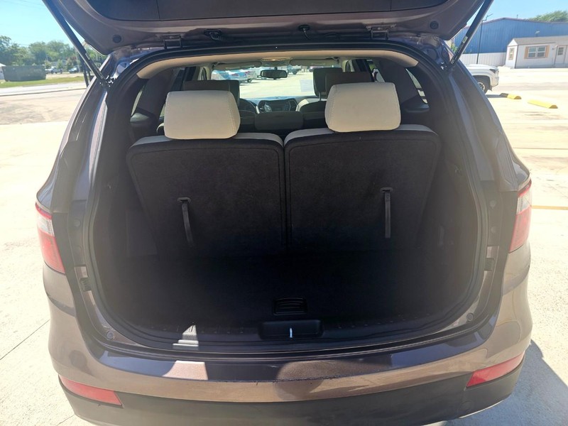 Hyundai Santa Fe Vehicle Image 05