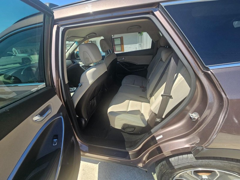 Hyundai Santa Fe Vehicle Image 12