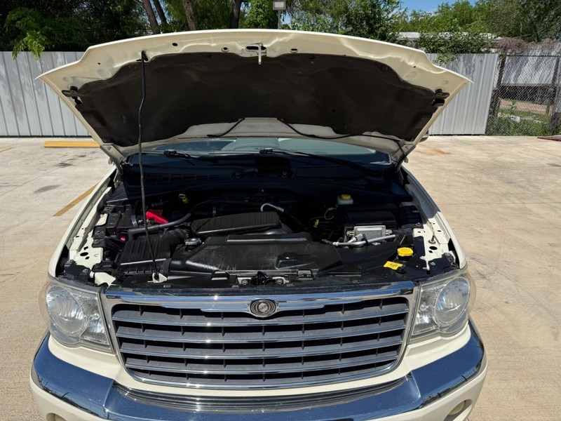 Chrysler Aspen Vehicle Image 20