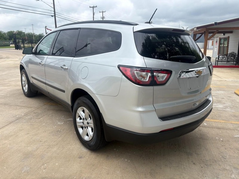 Chevrolet Traverse Vehicle Image 03