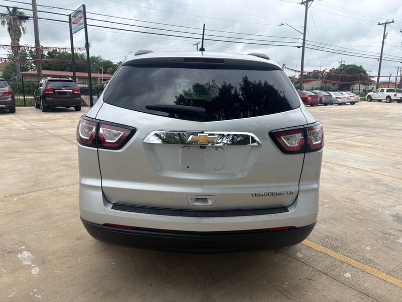 Chevrolet Traverse Vehicle Image 04