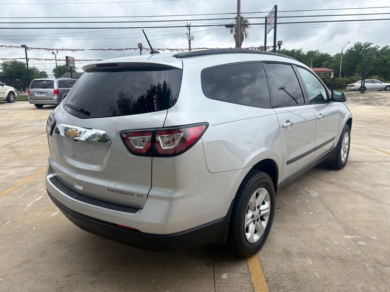 Chevrolet Traverse Vehicle Image 05