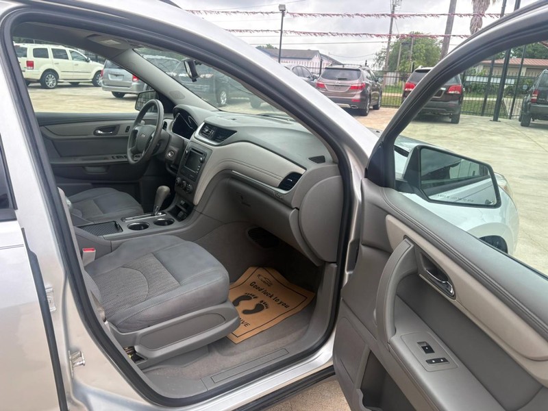 Chevrolet Traverse Vehicle Image 11