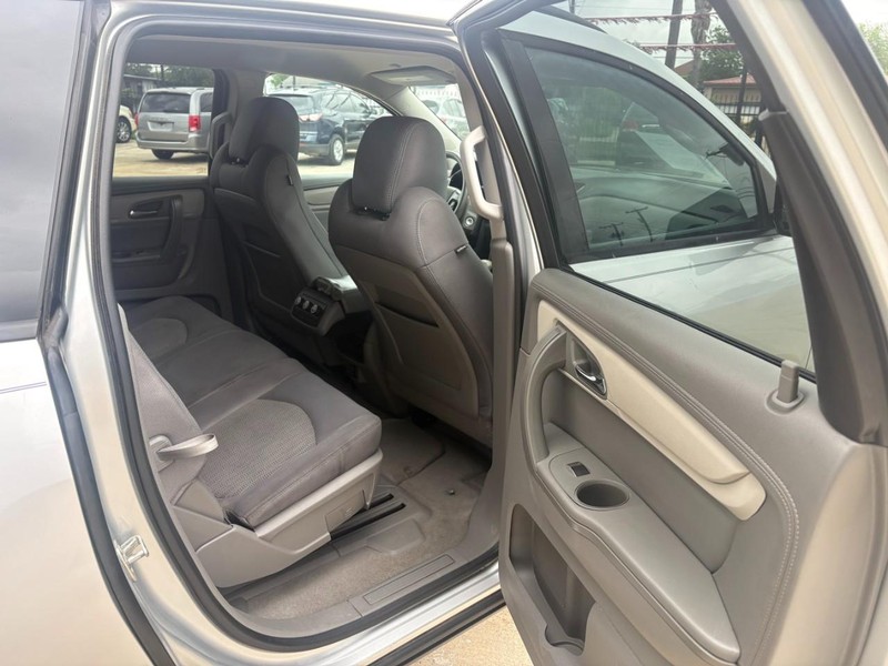 Chevrolet Traverse Vehicle Image 13