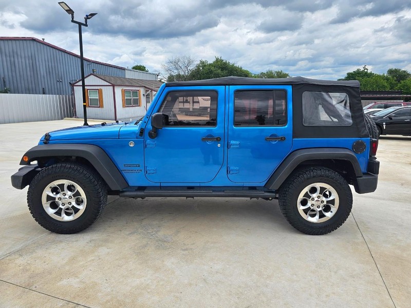 Jeep Wrangler Unlimited Vehicle Image 02