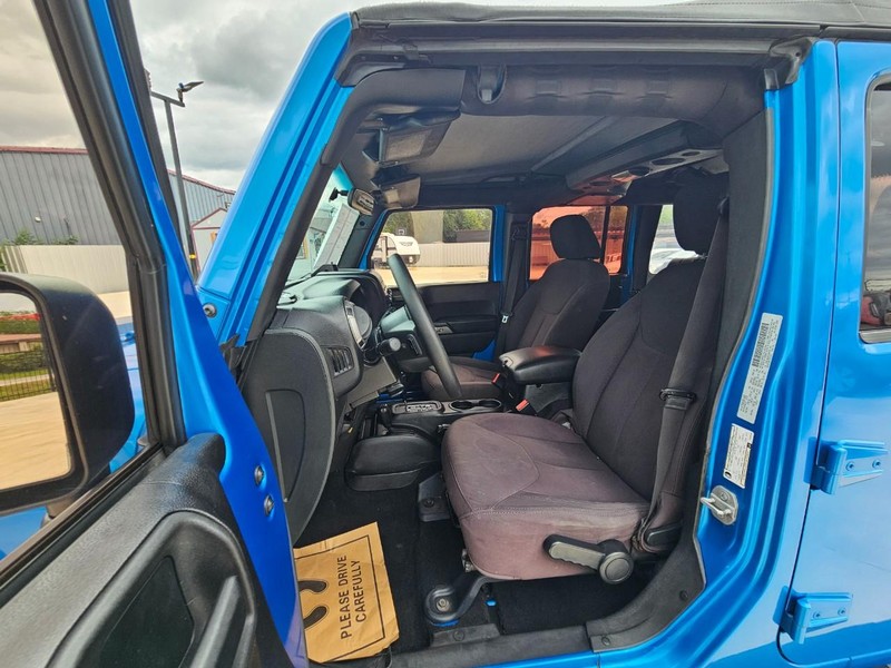 Jeep Wrangler Unlimited Vehicle Image 11