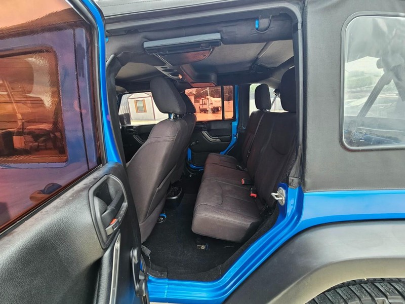 Jeep Wrangler Unlimited Vehicle Image 13