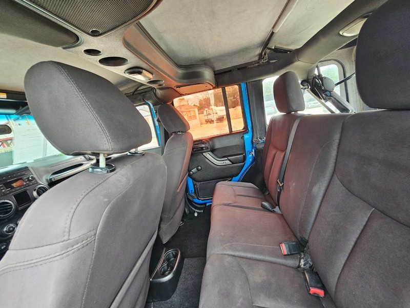 Jeep Wrangler Unlimited Vehicle Image 14
