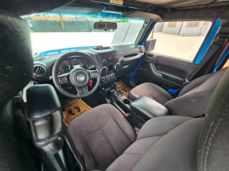 Jeep Wrangler Unlimited Vehicle Image 15
