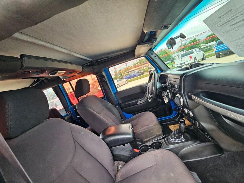 Jeep Wrangler Unlimited Vehicle Image 18