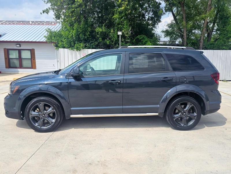 Dodge Journey Vehicle Full-screen Gallery Image 02