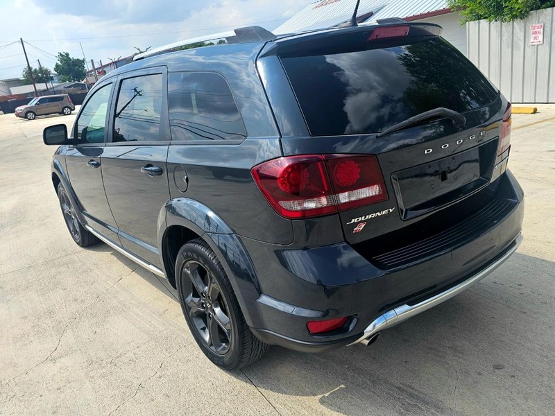 Dodge Journey Vehicle Full-screen Gallery Image 03