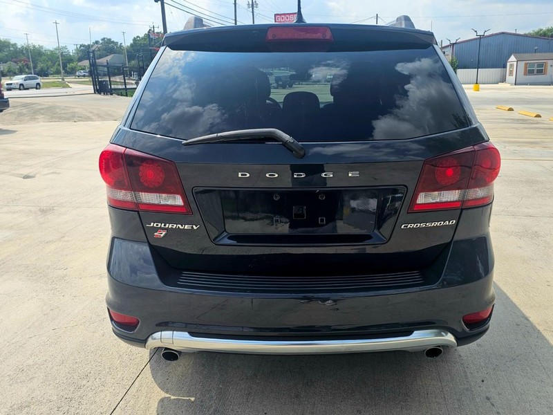Dodge Journey Vehicle Full-screen Gallery Image 04