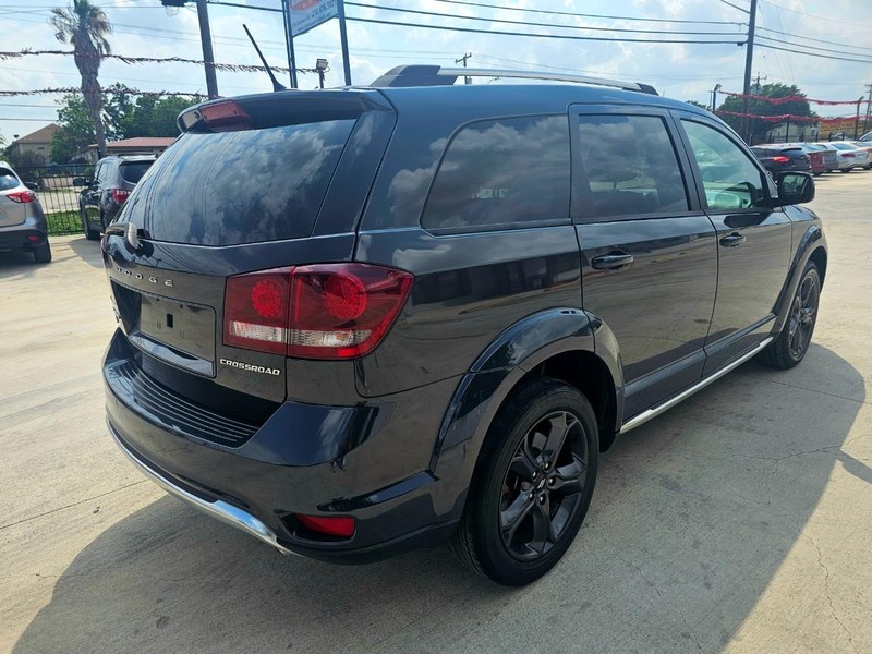 Dodge Journey Vehicle Full-screen Gallery Image 05