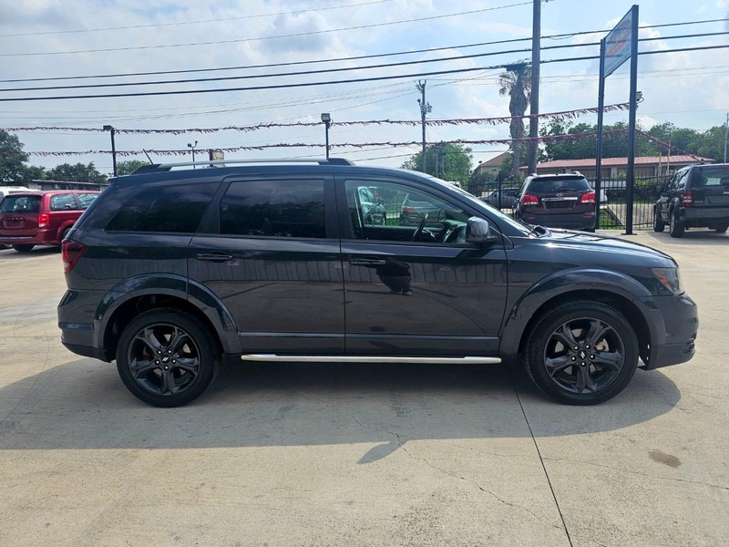 Dodge Journey Vehicle Full-screen Gallery Image 06